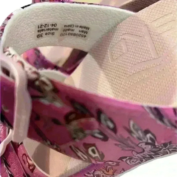 Dansko Kandi Paisley Floral Sandals Size 39 Barbiecore Comfort Travel like new - Picture 4 of 5